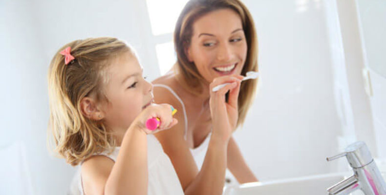 Как легко научить ребенка чистить зубы