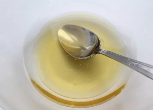 Рецепт приготовления маски для обертывания против растяжек и целлюлита в домашних условиях: яблочный уксус, мед и пшеничная мука